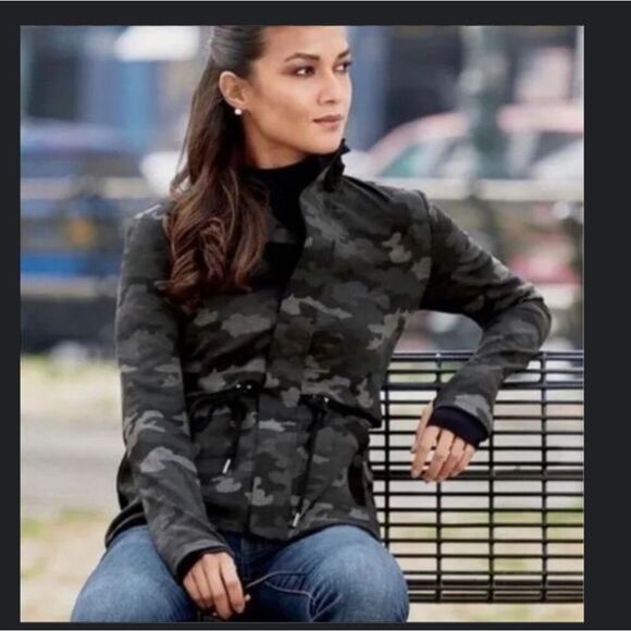 2/30 CAbi 3911 ATC Jacket size XS Black Camo - Picture 1 of 5